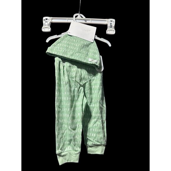 TAHARI 3-6 months pants and cap infant set New - Picture 1 of 2